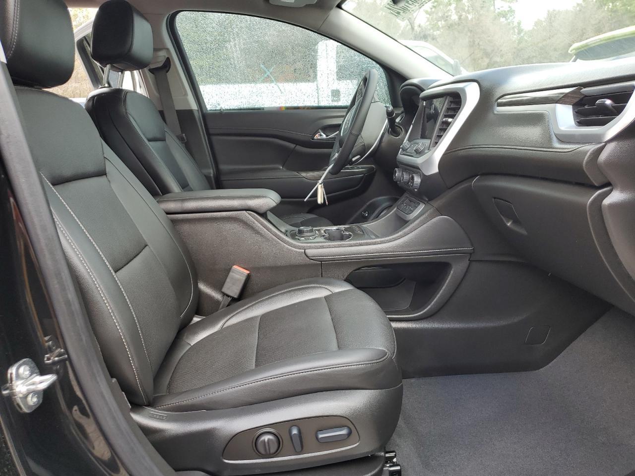 2023 GMC ACADIA SLT - Image 7