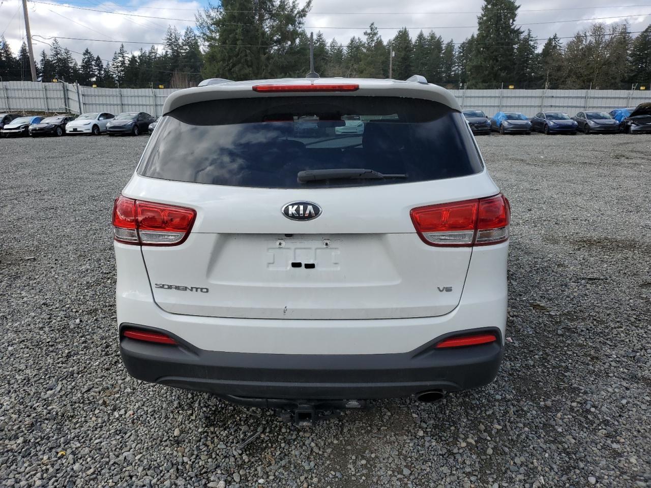 2016 KIA SORENTO LX - Image 6