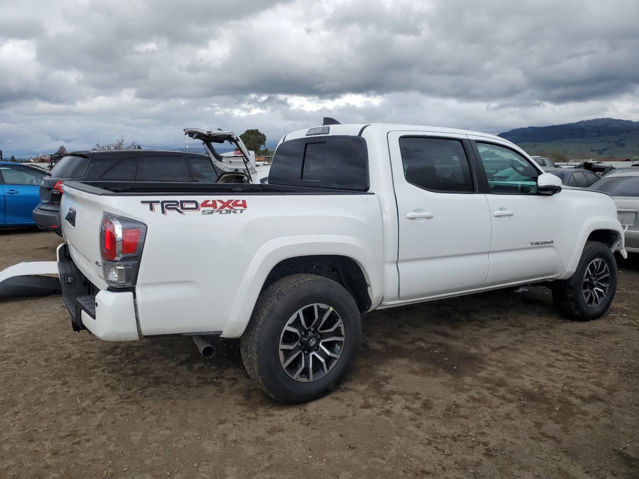 2023 TOYOTA TACOMA DOU - Фото 3