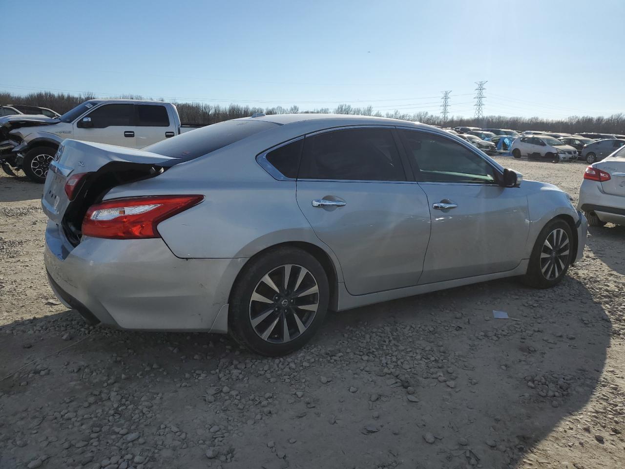 2017 NISSAN ALTIMA 2.5 - Image 3