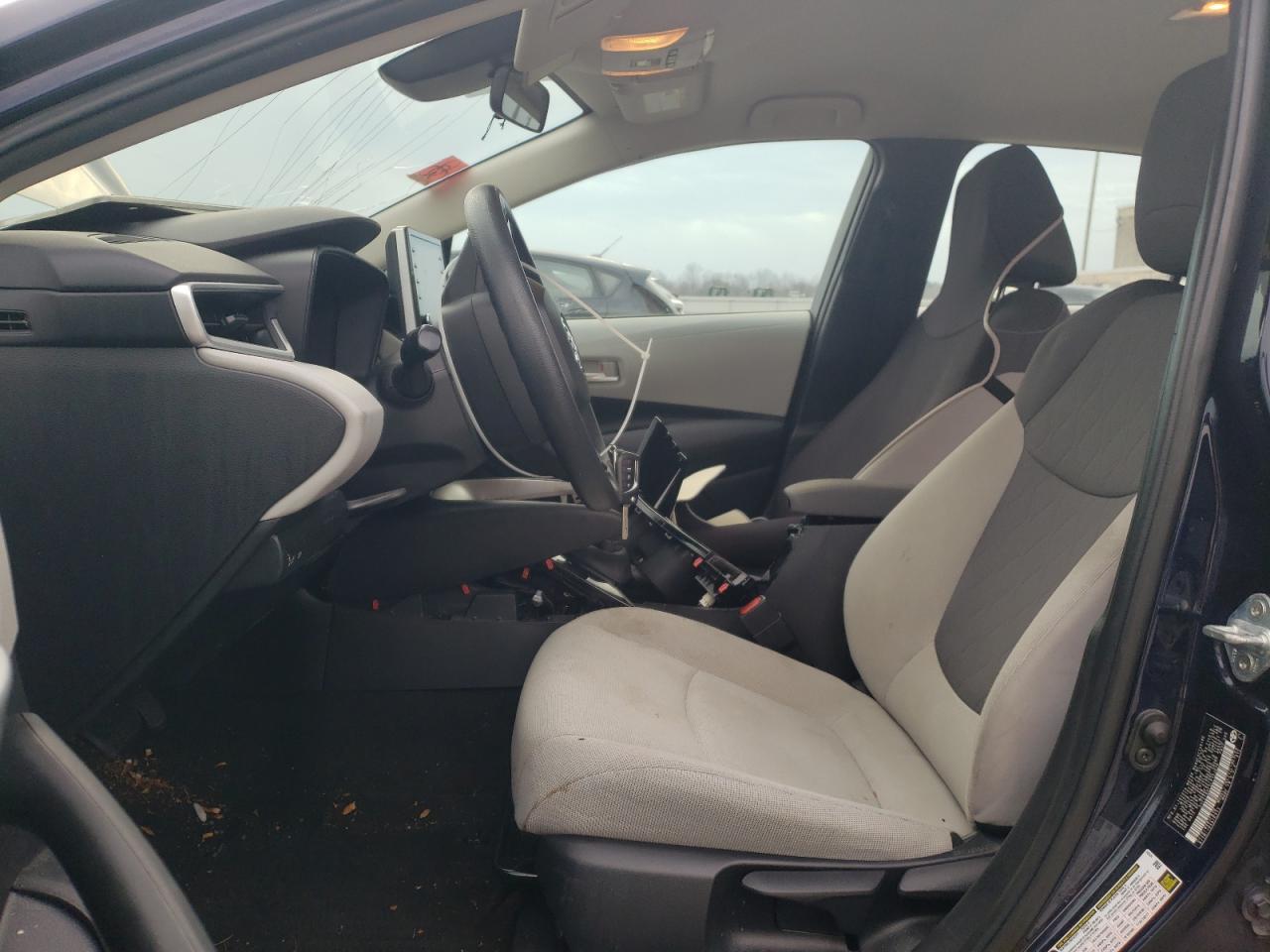 2020 TOYOTA COROLLA LE - Фото 7