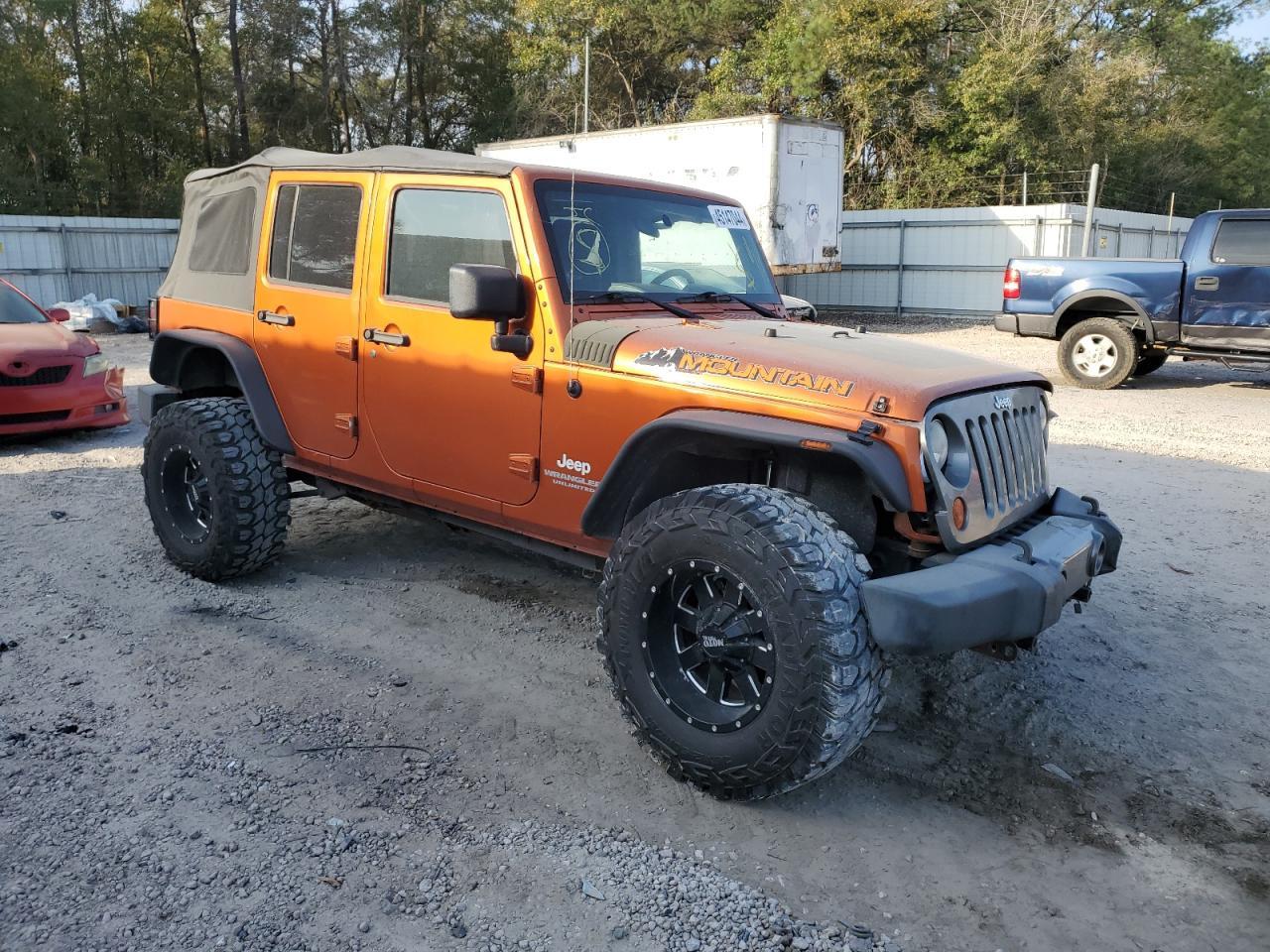 2010 JEEP WRANGLER U - Image 4