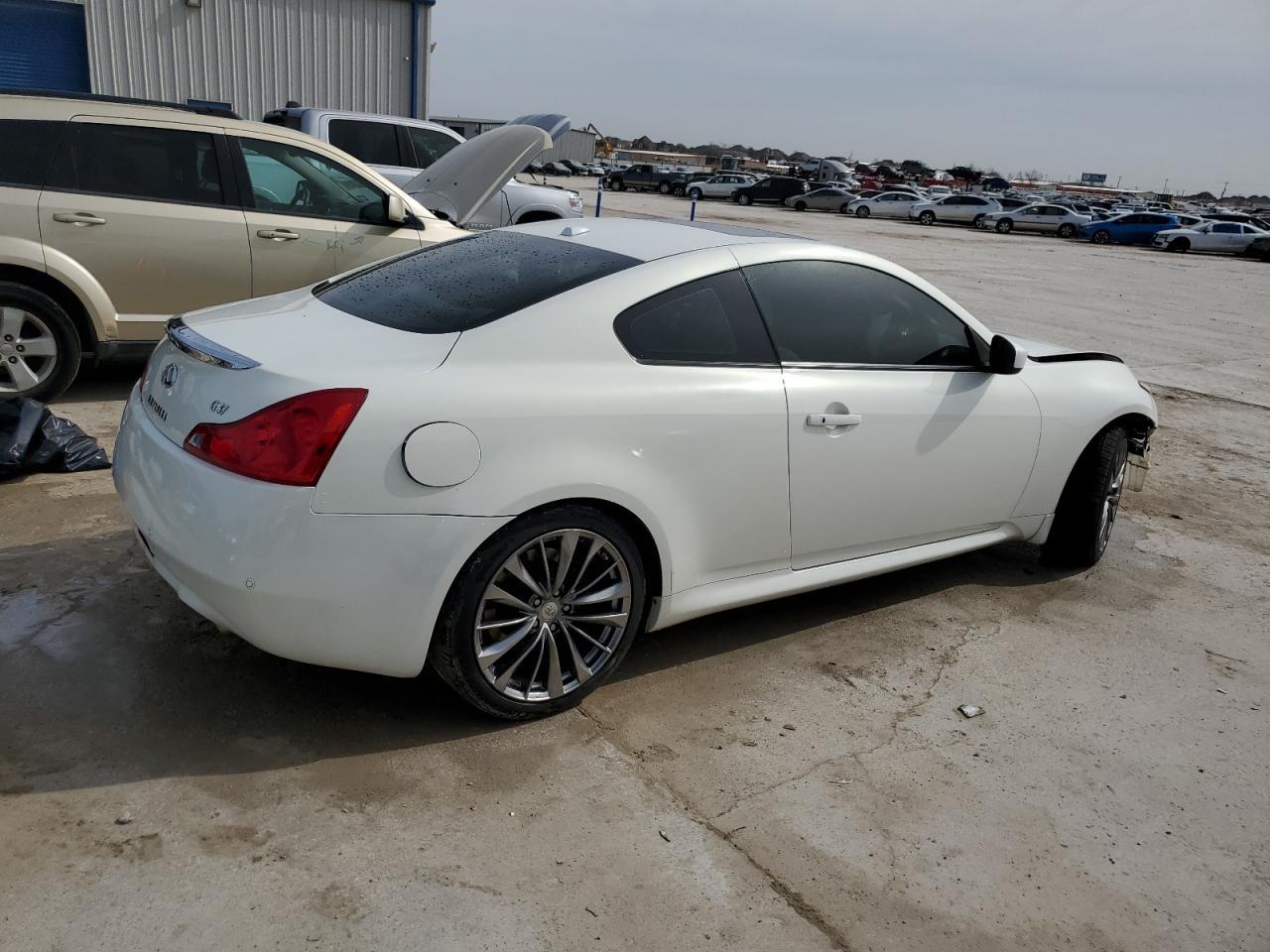 2012 INFINITI G37 - Image 3