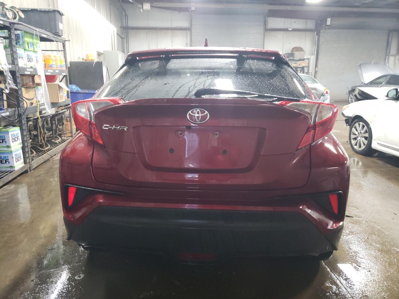 2018 TOYOTA C-HR XLE - Image 6