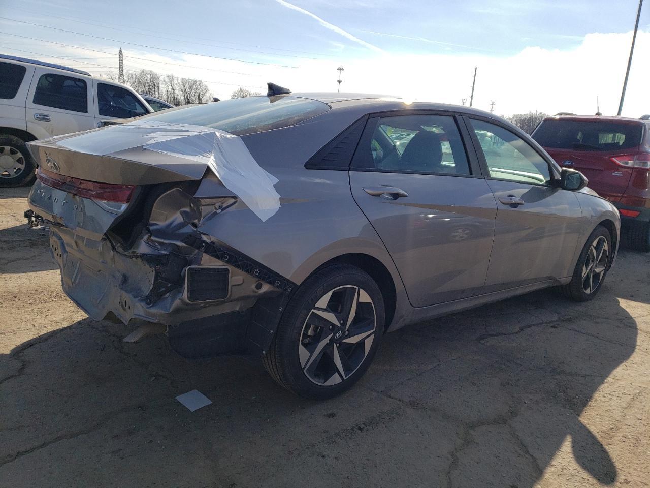 2023 HYUNDAI ELANTRA SE - Фото 3