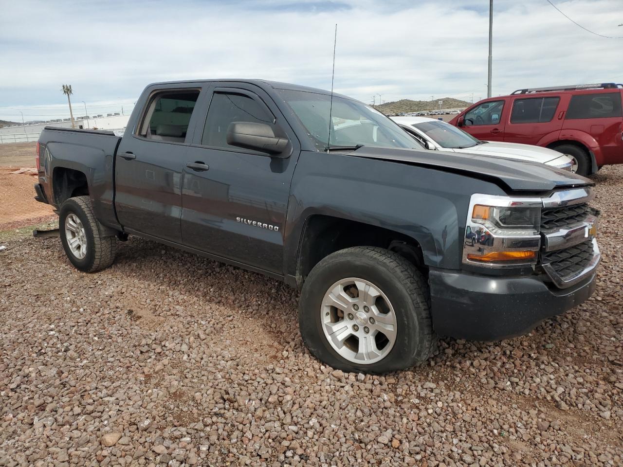 2017 CHEVROLET SILVERADO - Image 4