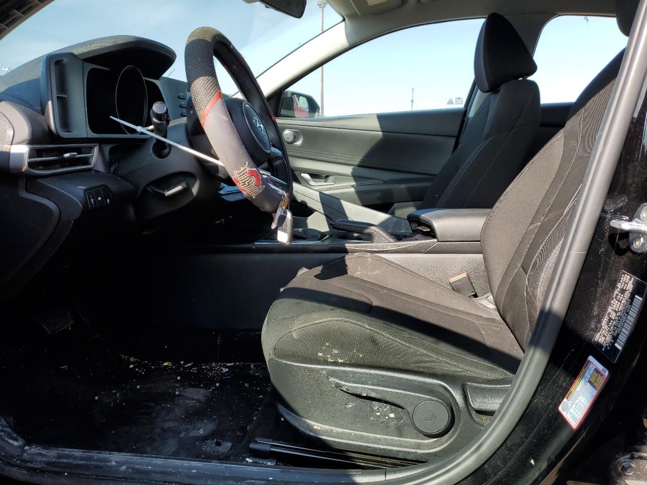 2023 HYUNDAI ELANTRA SE - Image 7
