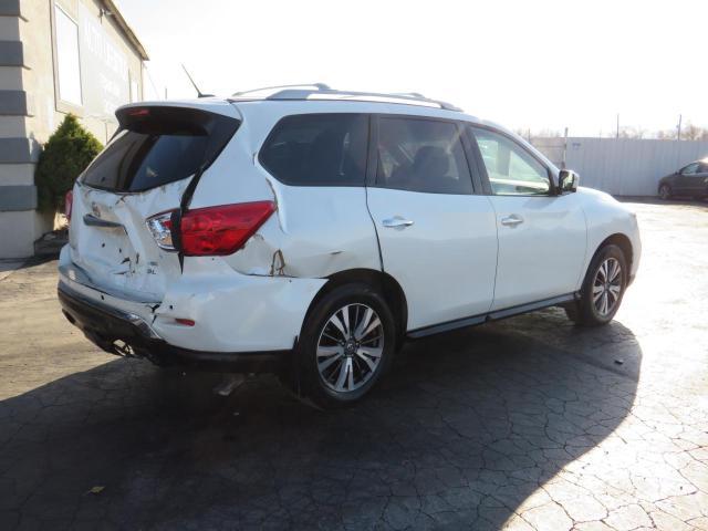 2018 Nissan Pathfinder S - Фото 4