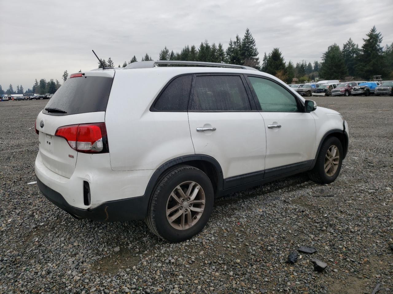 2015 KIA SORENTO LX - Image 3