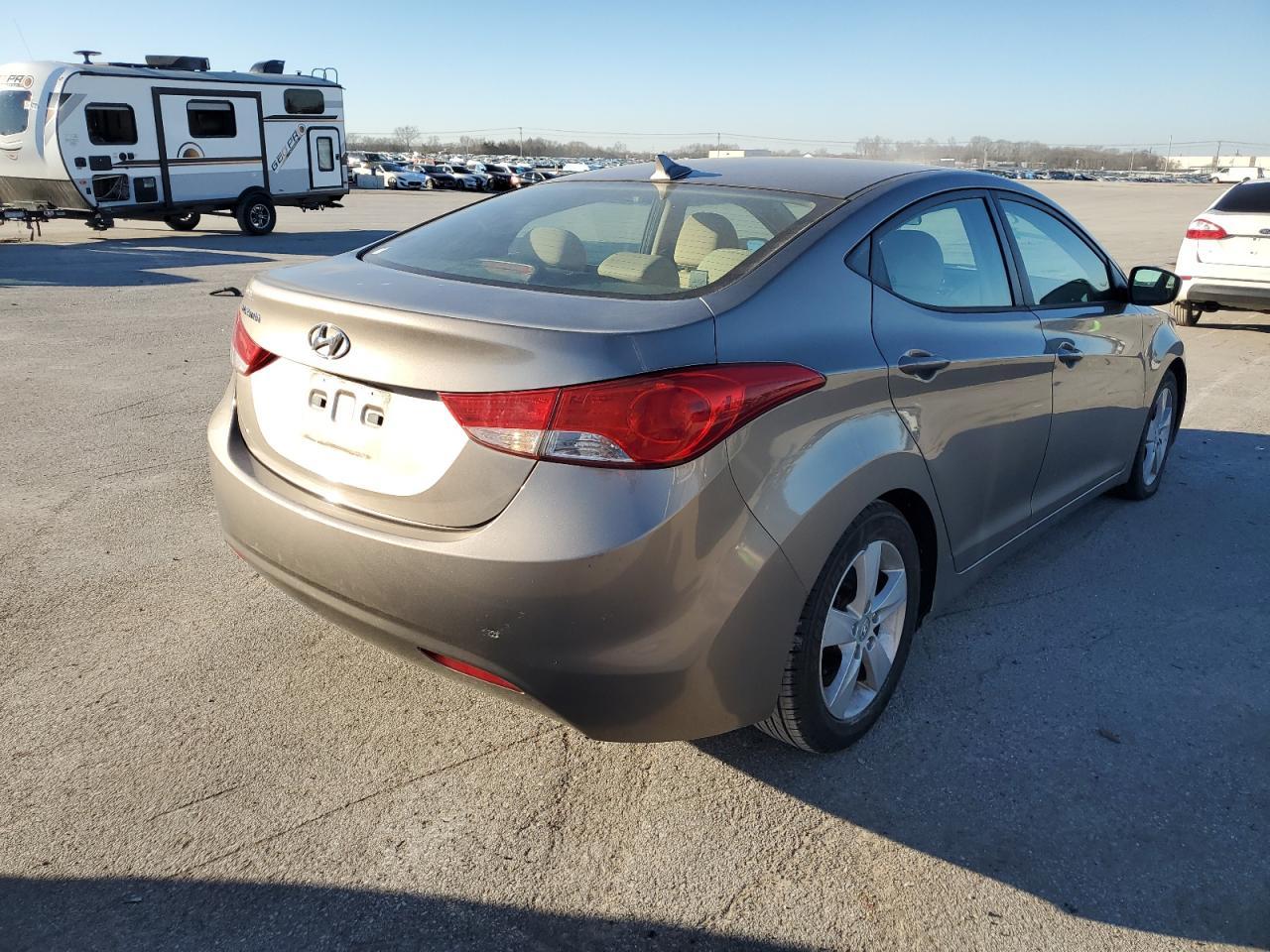 2013 HYUNDAI ELANTRA GL - Image 3