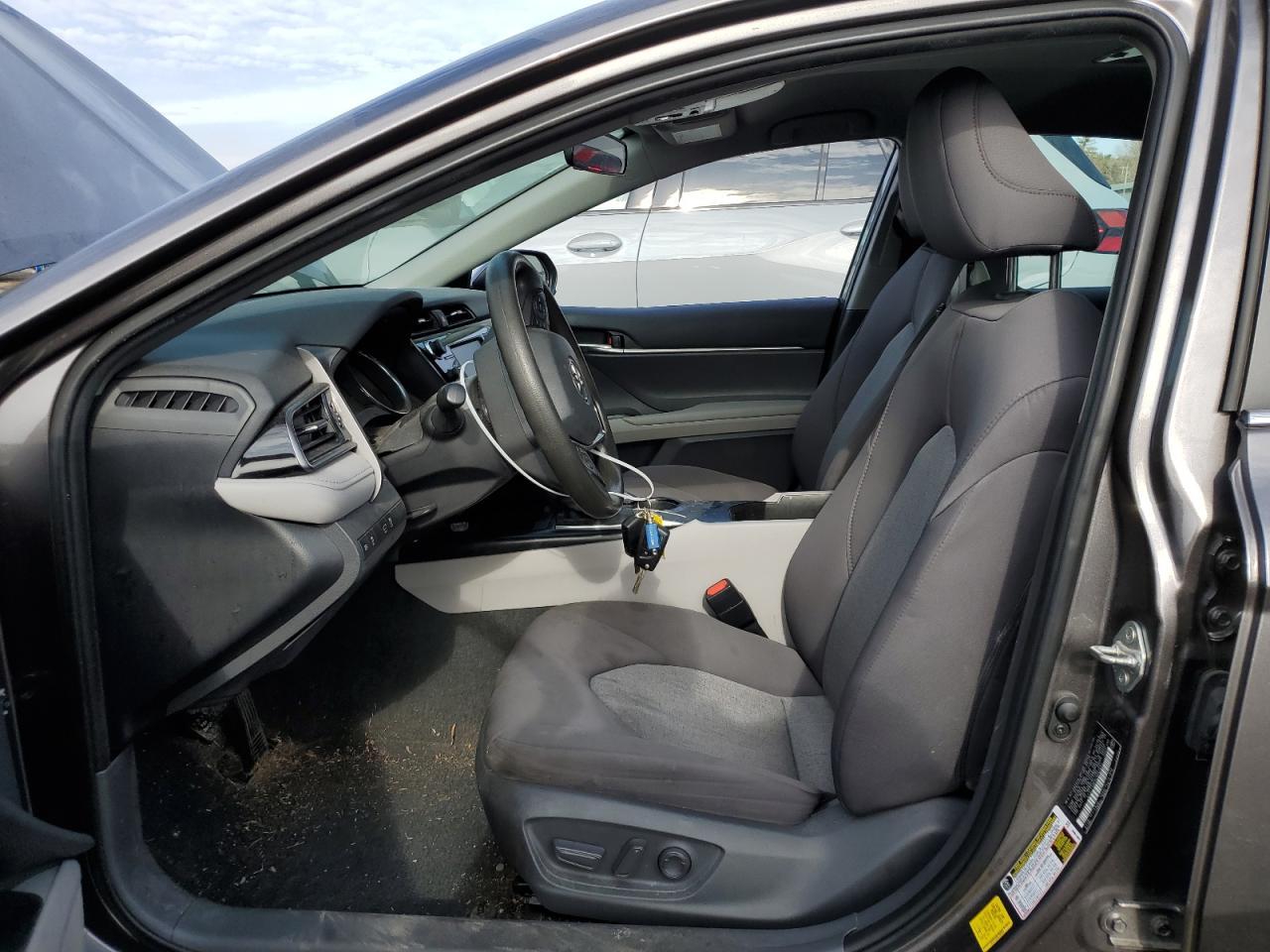 2020 TOYOTA CAMRY LE - Фото 7