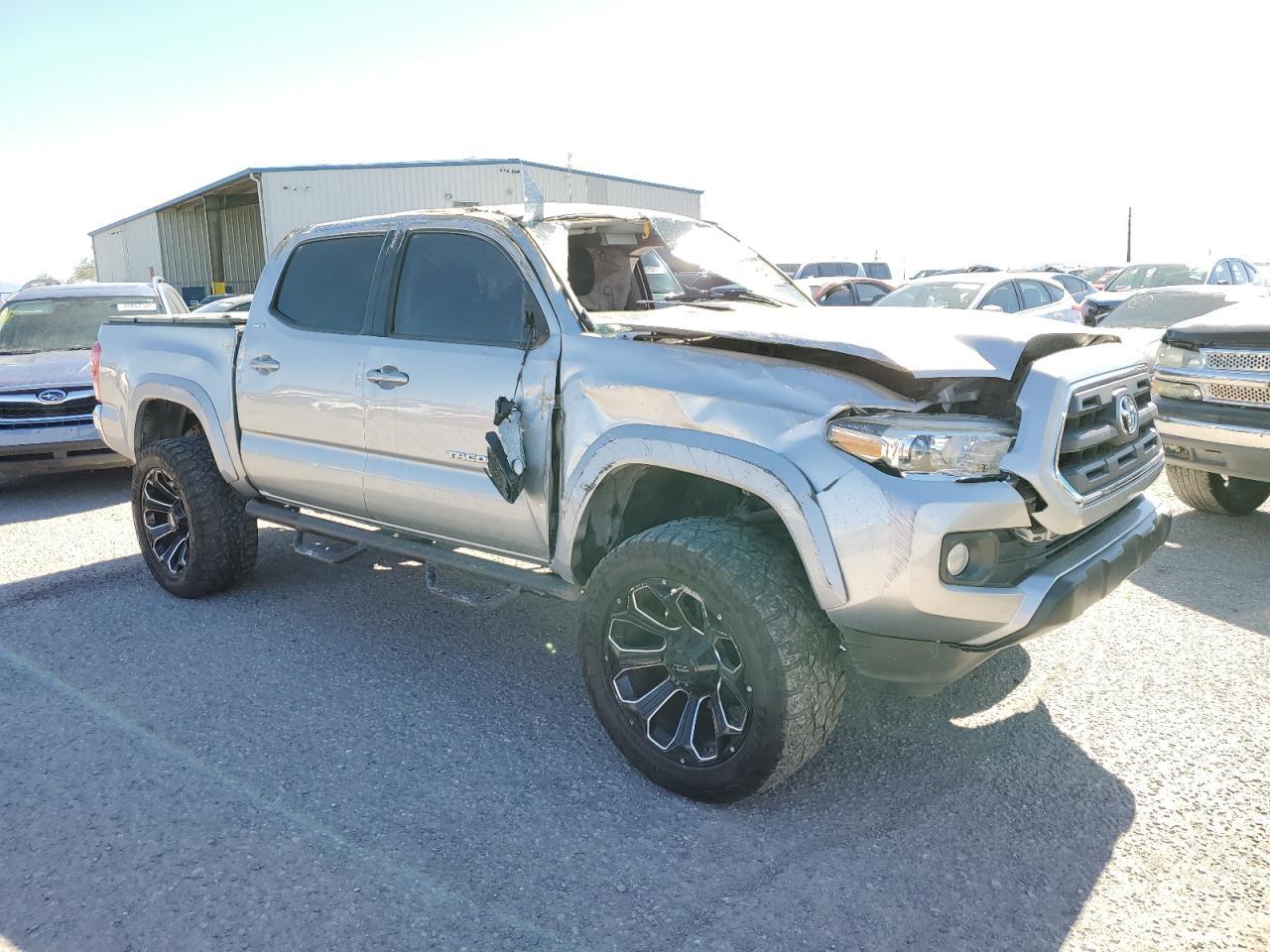 2017 TOYOTA TACOMA DOU - Фото 4