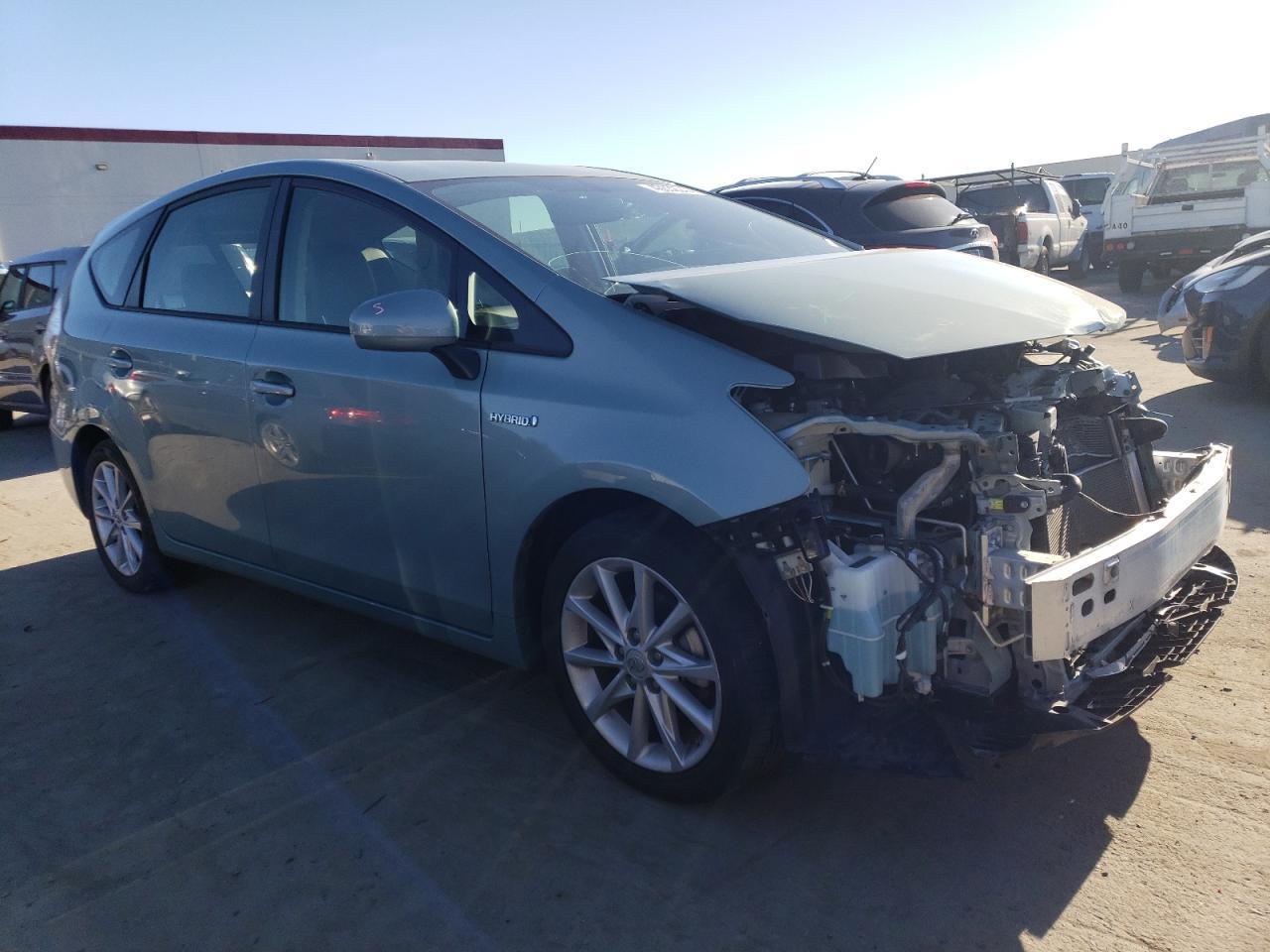 2013 TOYOTA PRIUS V - Фото 4