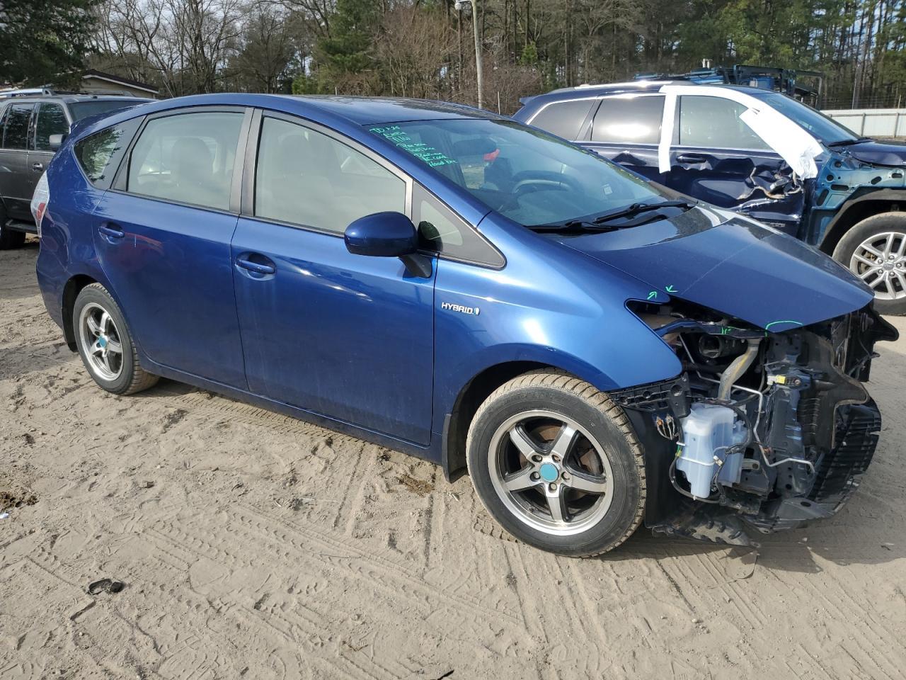 2013 TOYOTA PRIUS V - Фото 4