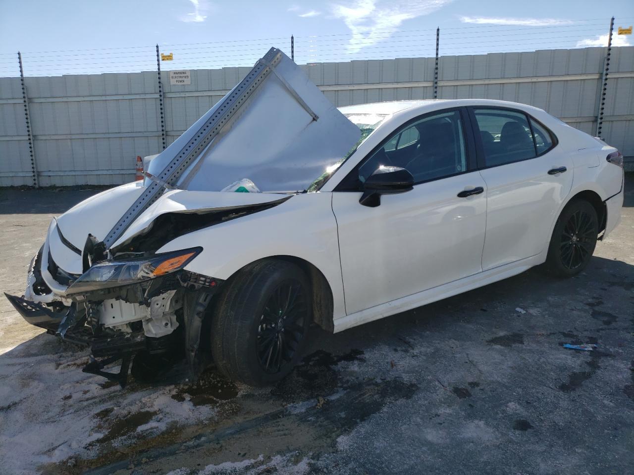 2021 TOYOTA CAMRY SE car image