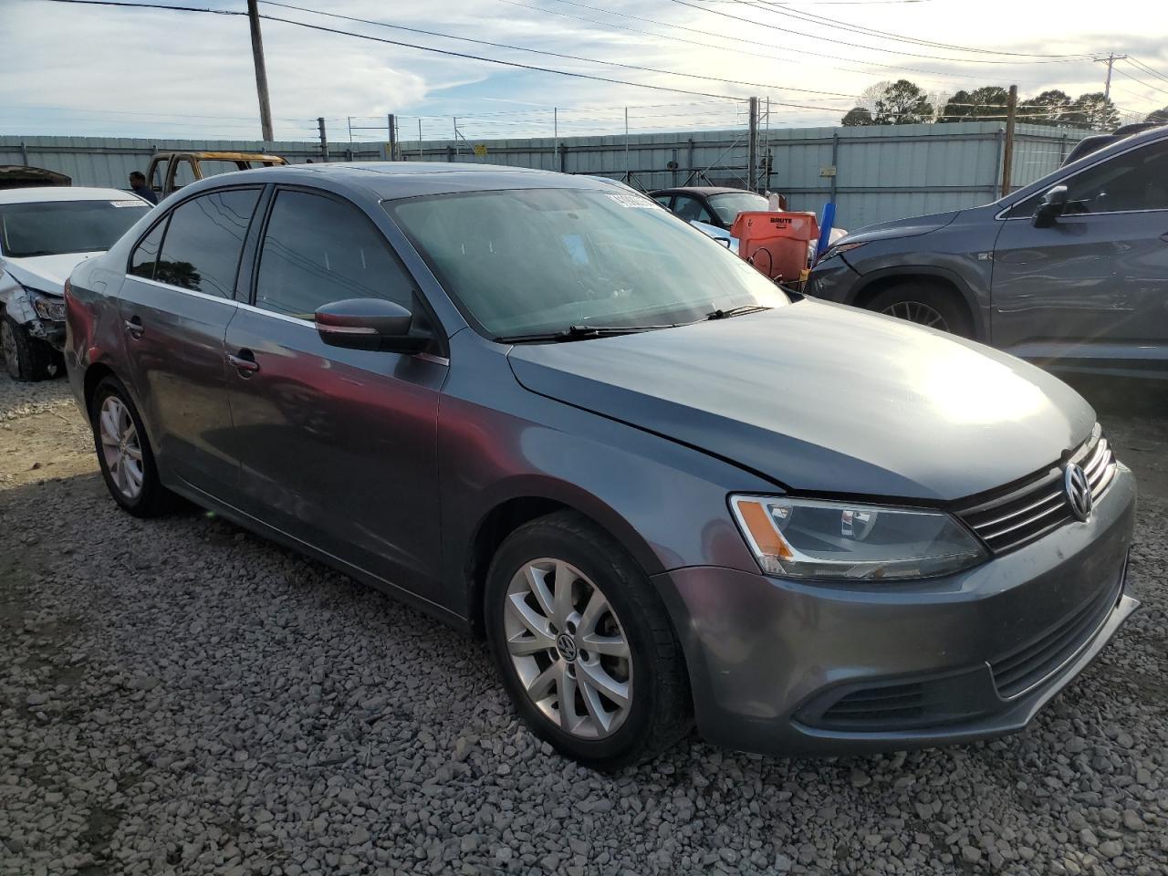 2014 VOLKSWAGEN JETTA SE - Image 4