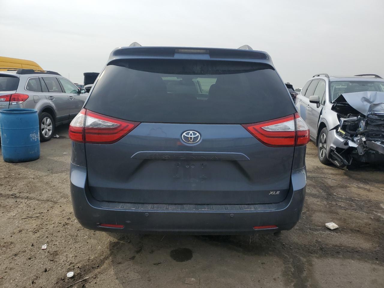 2015 TOYOTA SIENNA XLE - Фото 6