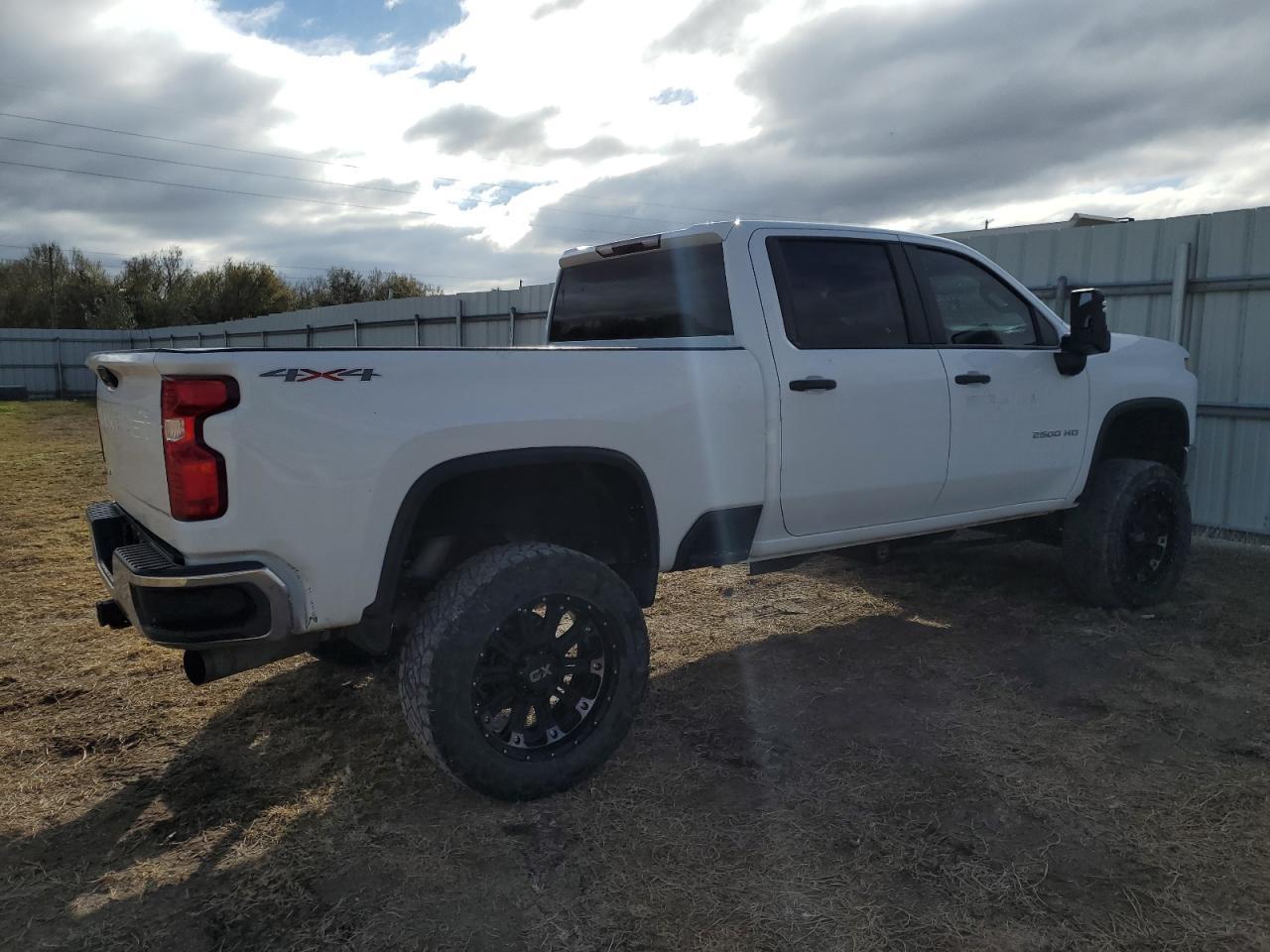 2021 CHEVROLET SILVERADO - Фото 3