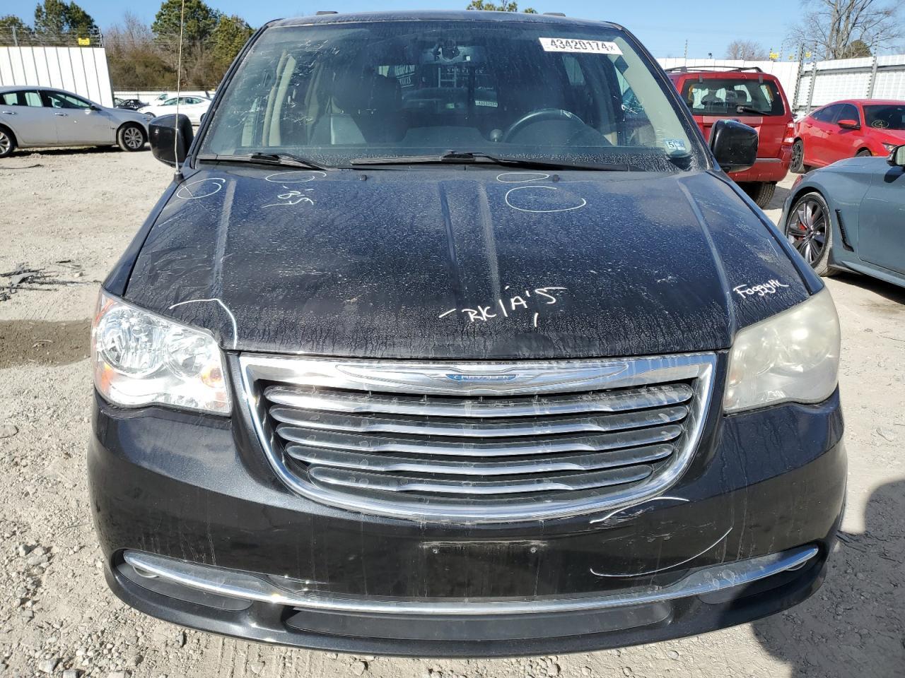 2014 CHRYSLER TOWN & COU - Фото 5
