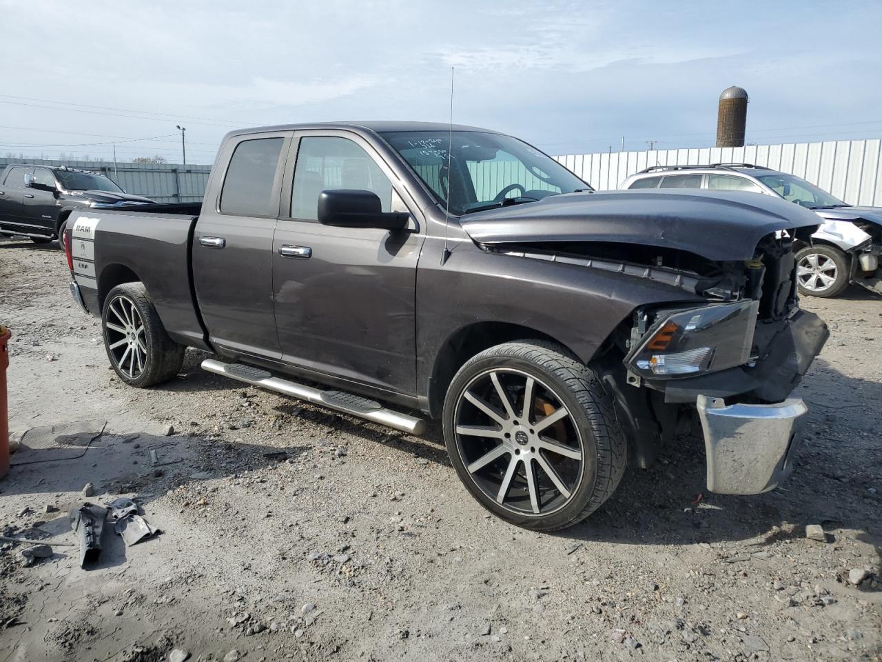 2015 RAM 1500 SLT - Image 4