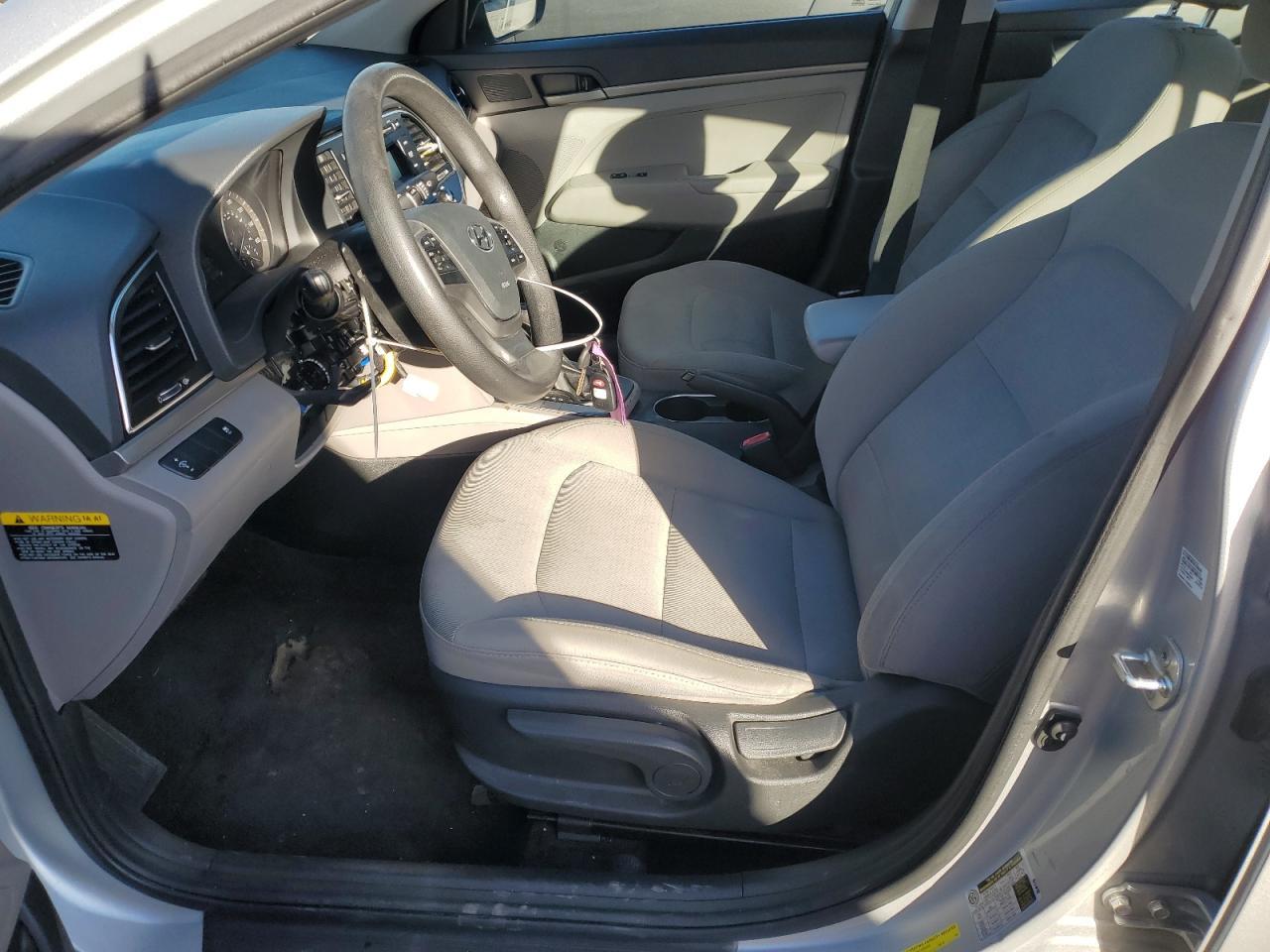 2017 HYUNDAI ELANTRA SE - Image 7