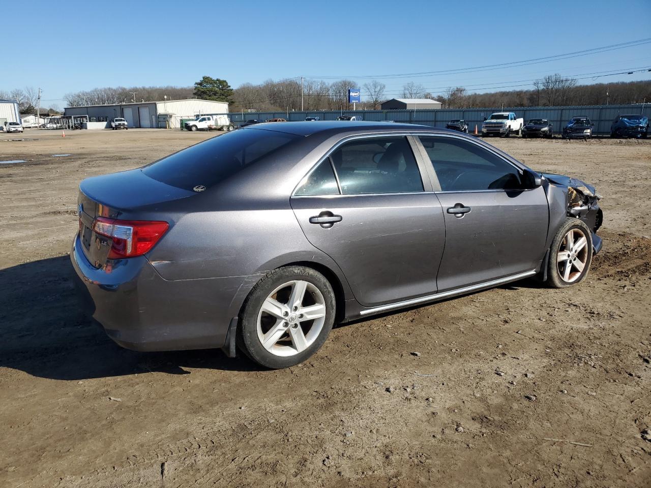 2014 TOYOTA CAMRY L - Image 3