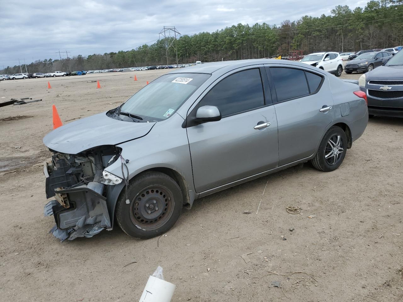 2014 NISSAN VERSA S