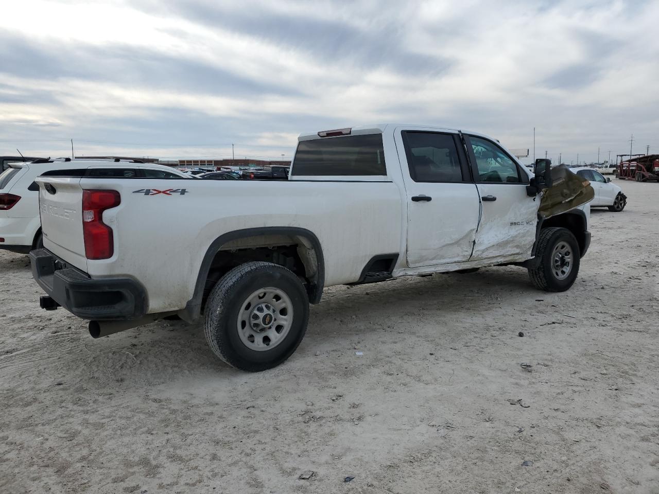 2024 CHEVROLET SILVERADO - Фото 3