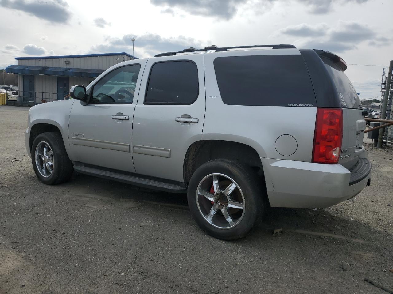 2012 GMC YUKON SLT - Фото 2