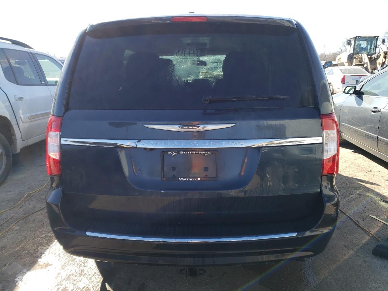 2014 CHRYSLER TOWN & COU - Image 6