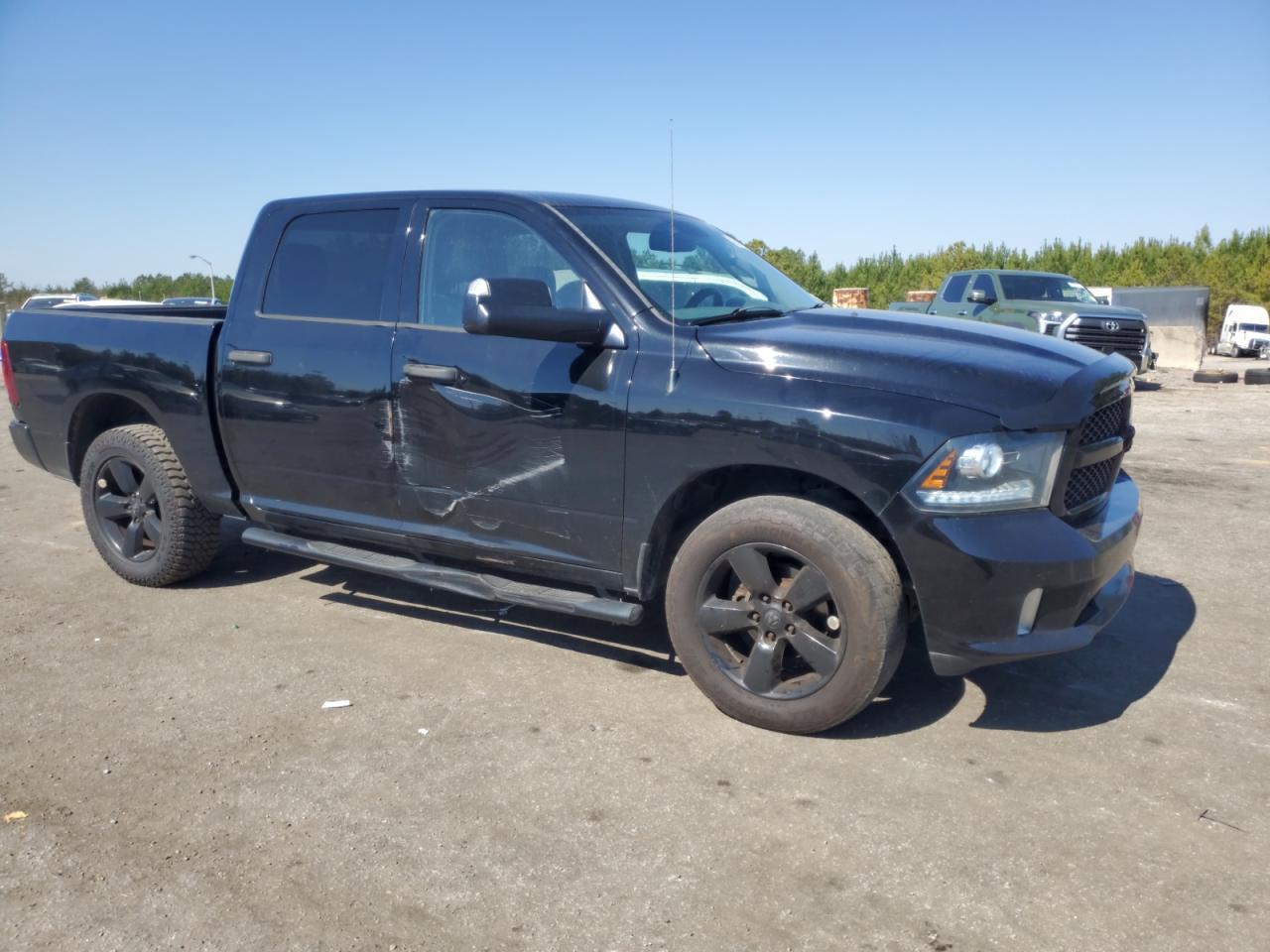 2014 RAM 1500 ST - Image 4