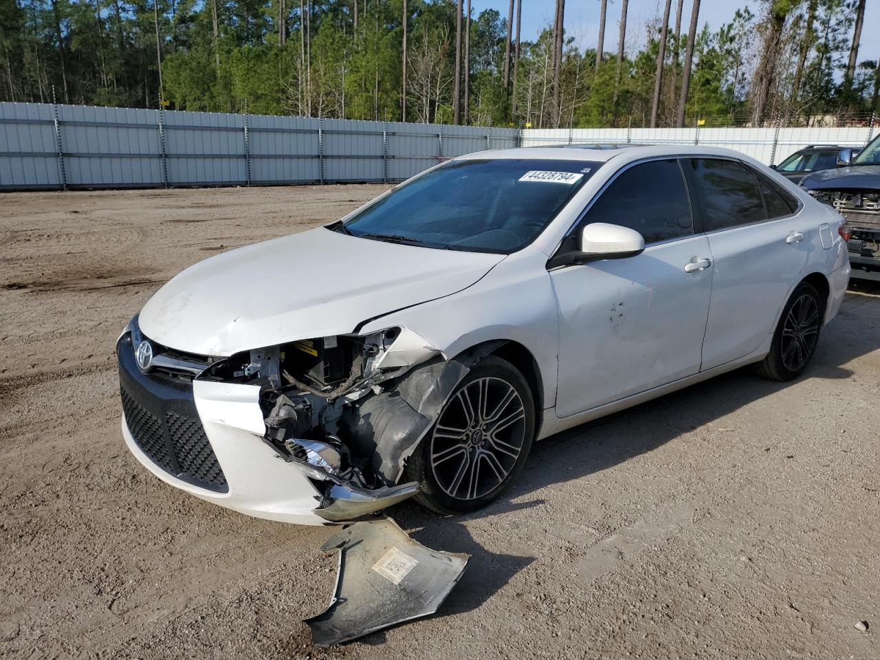 2016 TOYOTA CAMRY LE