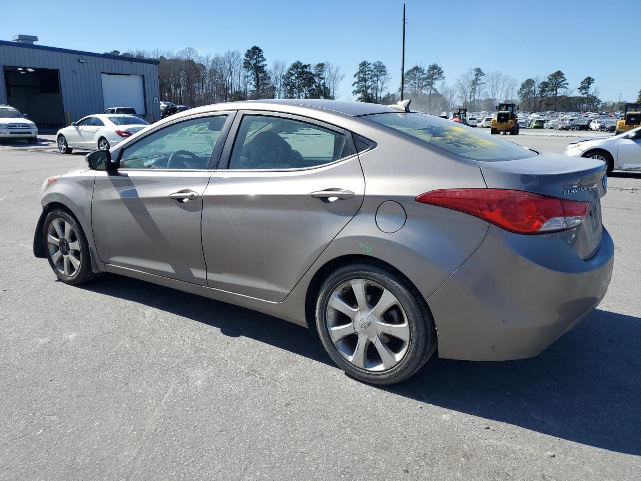 2013 HYUNDAI ELANTRA GL - Image 2