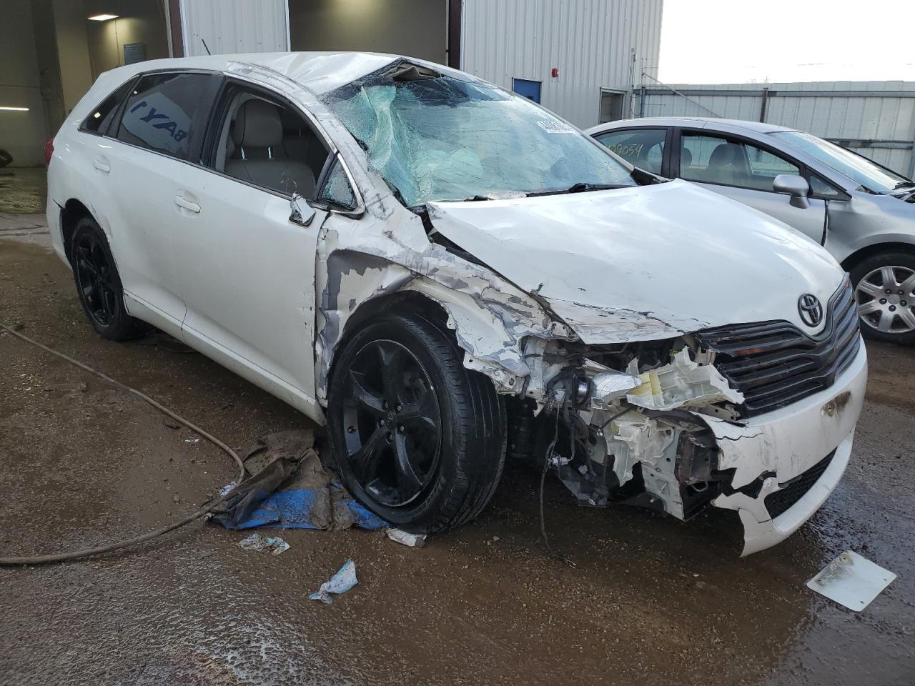 2011 TOYOTA VENZA - Фото 4