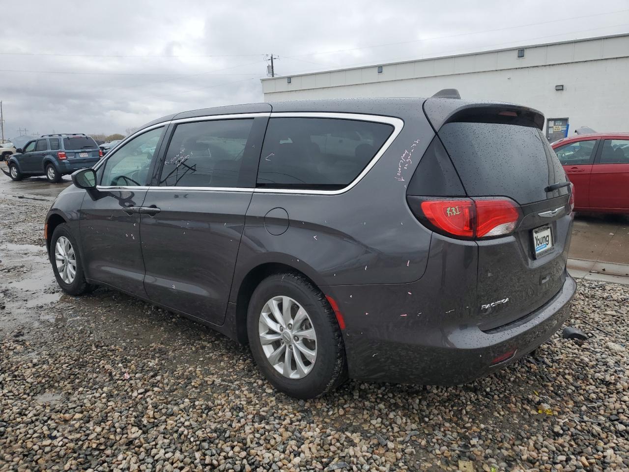 2017 CHRYSLER PACIFICA T - Image 2