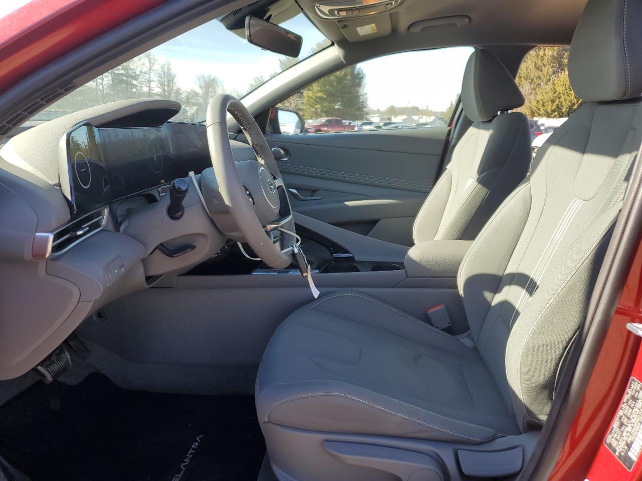 2023 HYUNDAI ELANTRA SE - Image 7