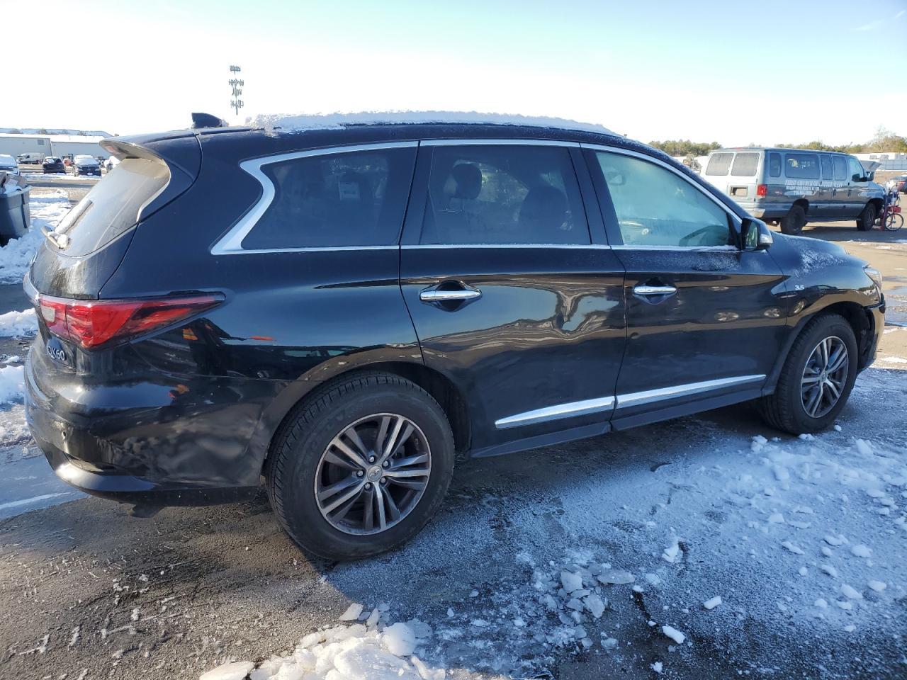 2017 INFINITI QX60 - Фото 3