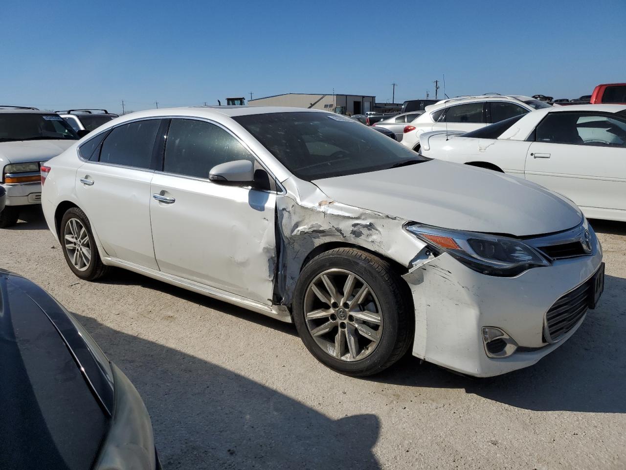 2015 TOYOTA AVALON XLE - Image 4