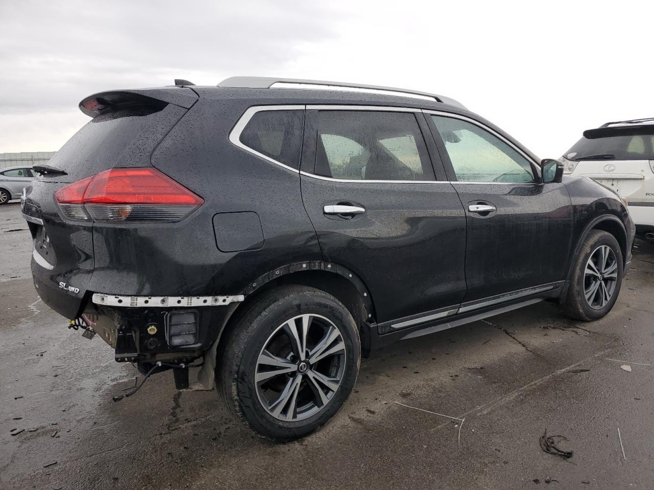 2017 NISSAN ROGUE SV - Image 3