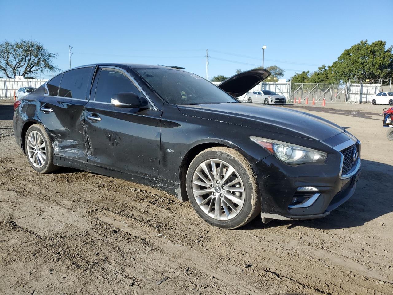 2018 INFINITI Q50 LUXE - Image 4