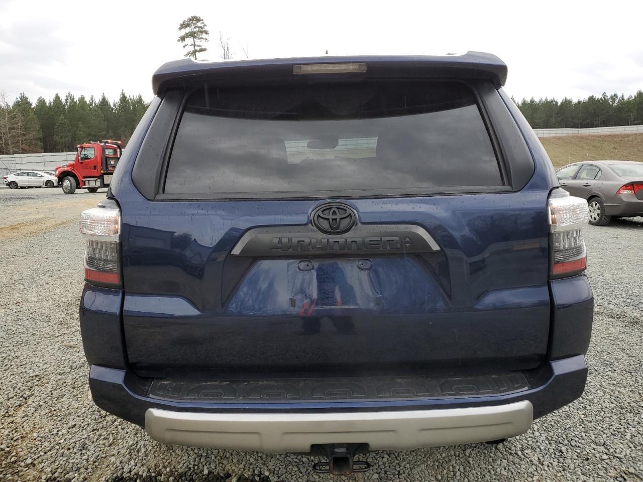 2020 TOYOTA 4RUNNER SR - Image 6