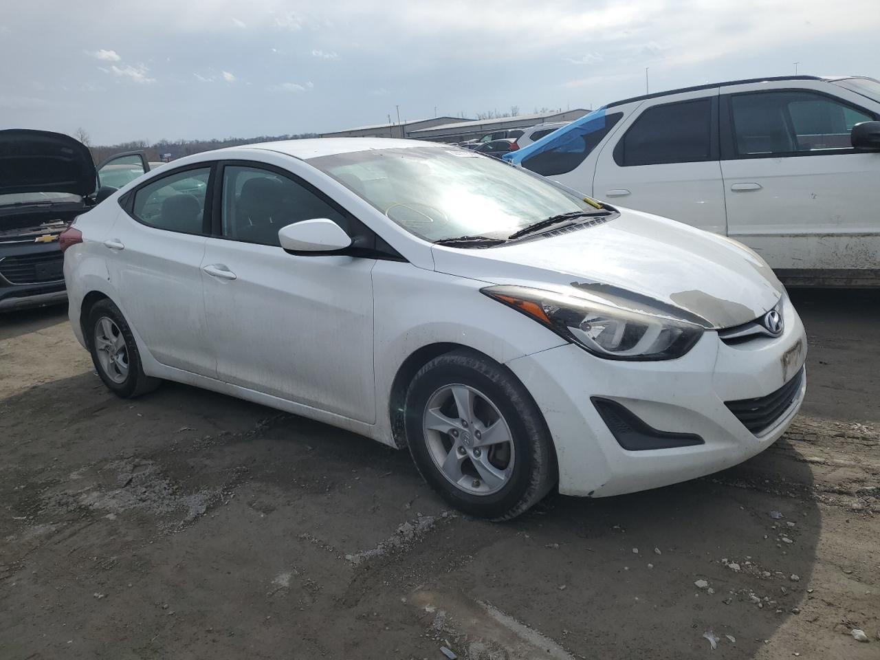 2015 HYUNDAI ELANTRA SE - Image 4