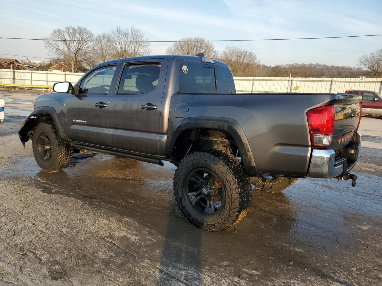2017 TOYOTA TACOMA DOU - Фото 2