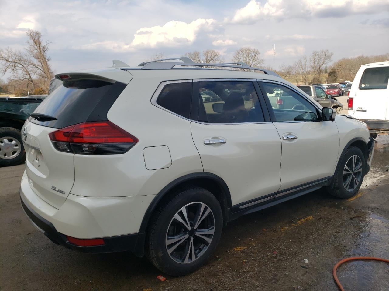2017 NISSAN ROGUE S - Фото 3
