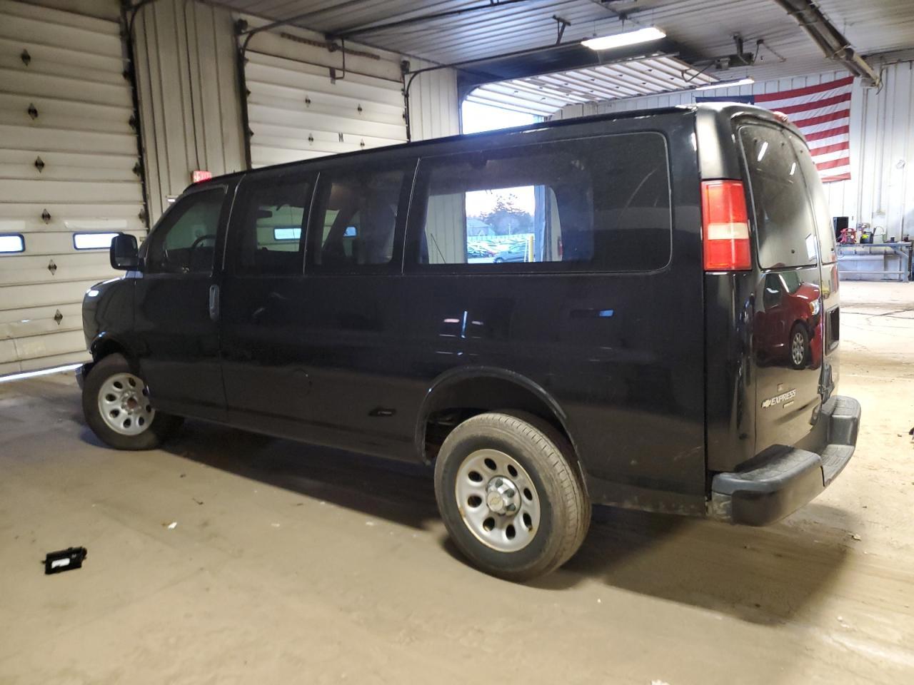 2012 CHEVROLET EXPRESS G1 - Image 2