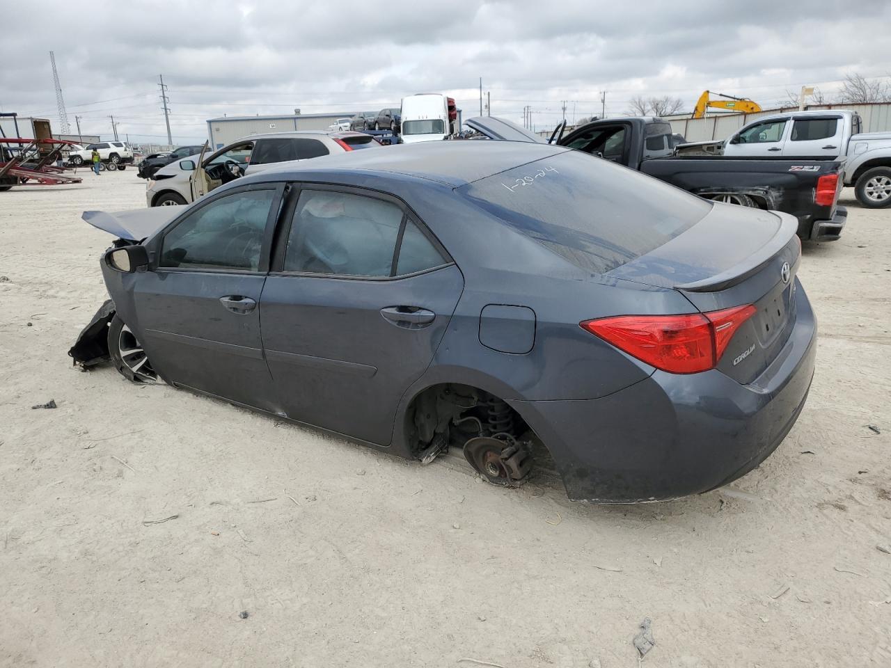 2019 TOYOTA COROLLA L - Фото 2