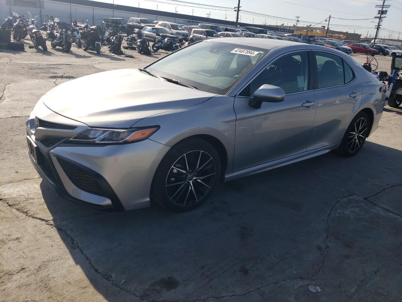 2021 TOYOTA CAMRY SE car image