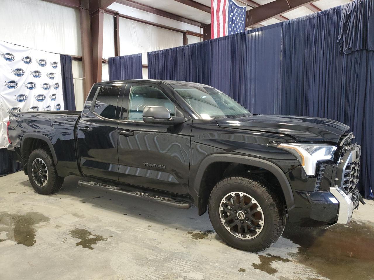 2023 TOYOTA TUNDRA DOU - Фото 4