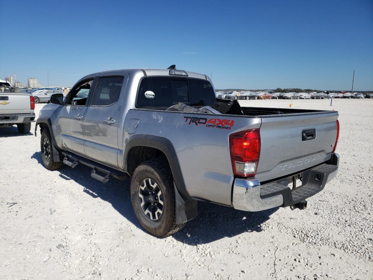 2017 TOYOTA TACOMA DOU - Фото 2