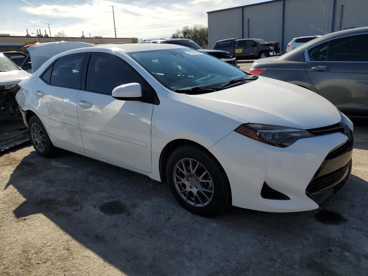 2019 TOYOTA COROLLA L - Фото 4